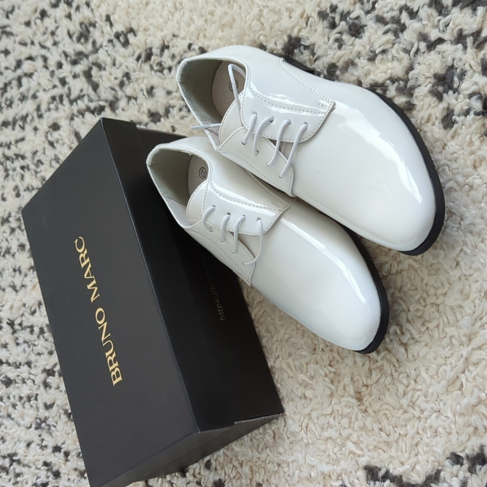 NWB Bruno Marc men's faux patent oxford shoes